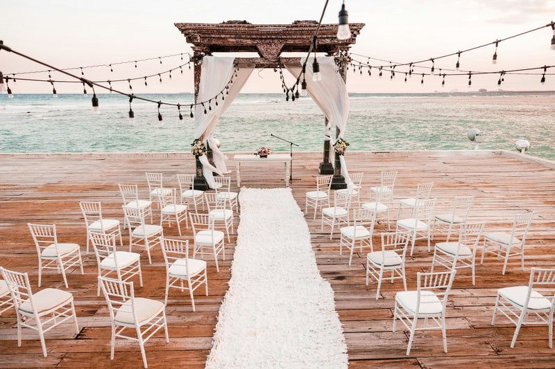 How to Dress for a Beach Wedding